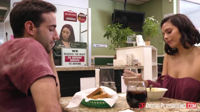 Татуированная бабища делает куни и вылизывает анал брюнетке - #2