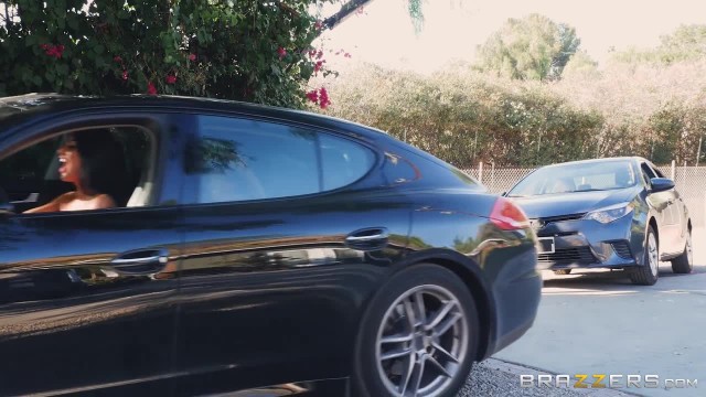 Две сисястых брюнетки приехали в гости к бывшему любовнику для траха - #4