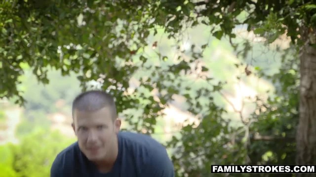 Пока мужа нет дома, молодая жена скачет на члене соседа - #1